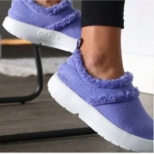 Oofos Ookoozie Sneaker/Slipper Size 8.5 - purple lavender color